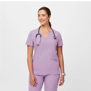 Casma three pocket scrub top